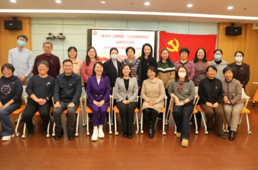 截屏2025-12-17 22.49.16.png